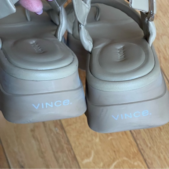 Vince Santa Cruz Leather Slingback Sandals Beige Quilted thong Dune toe Sz 8 - Picture 8 of 12